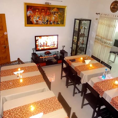 Bouquet Residency Hotel Nashik Exterior foto