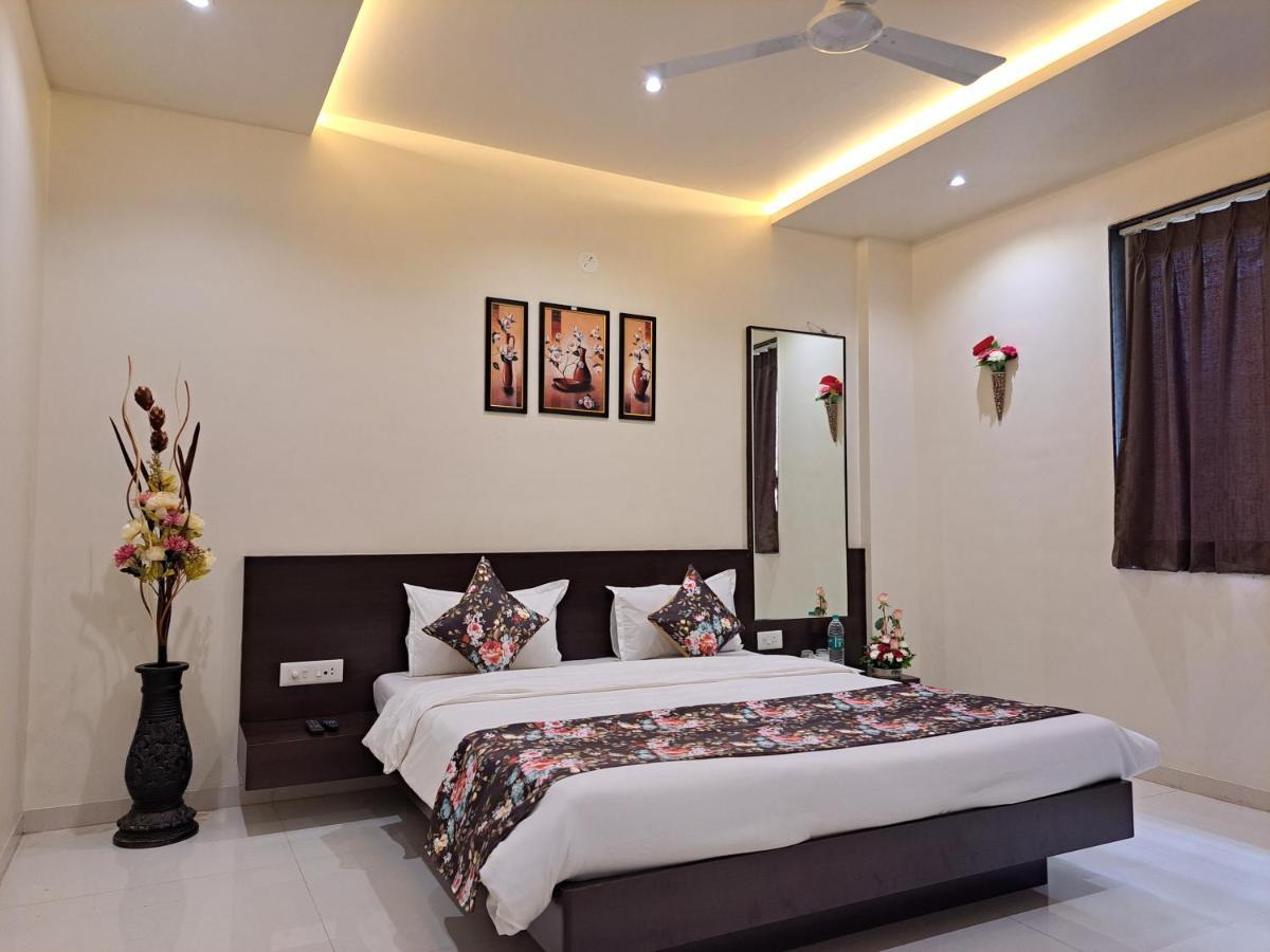 Bouquet Residency Hotel Nashik Exterior foto
