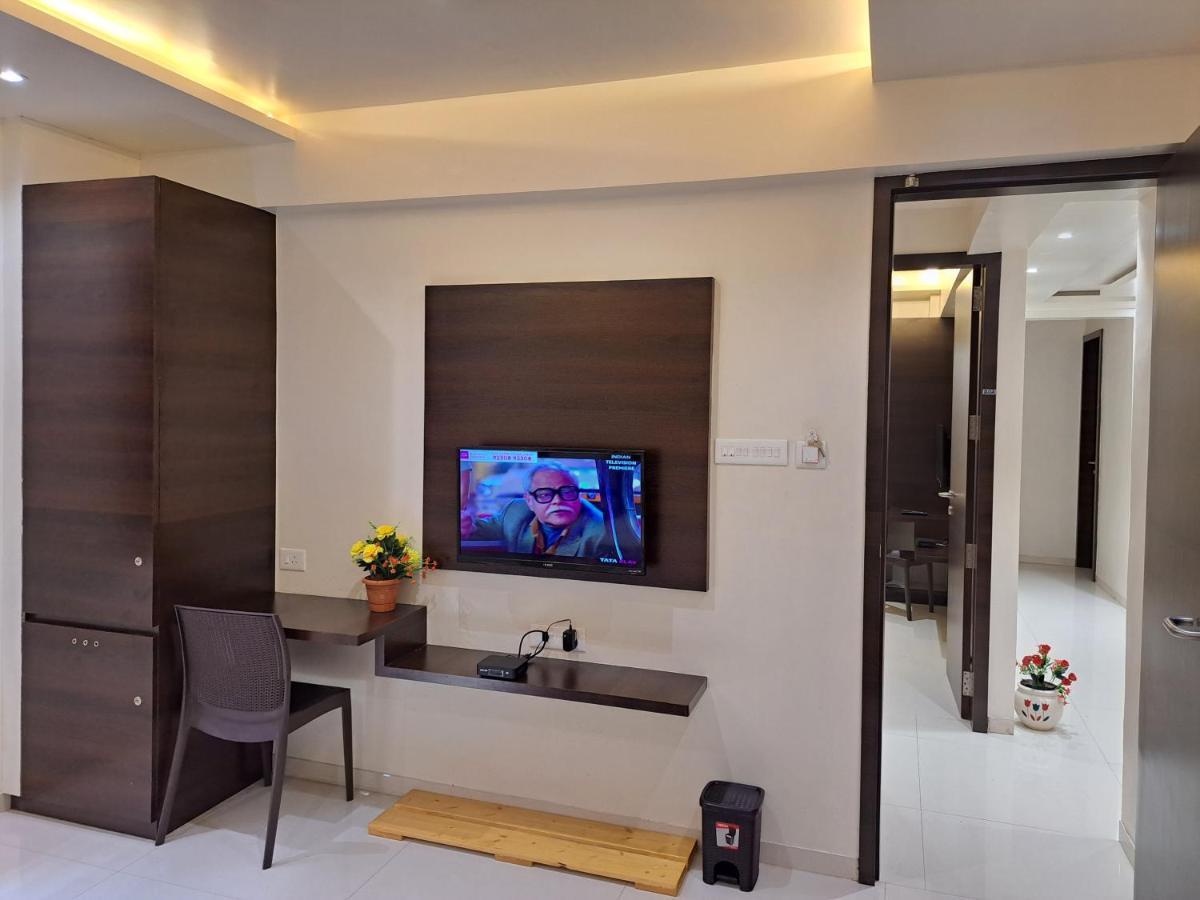 Bouquet Residency Hotel Nashik Exterior foto
