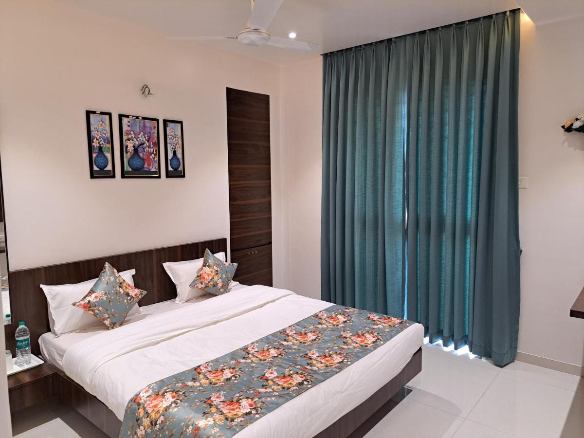 Bouquet Residency Hotel Nashik Exterior foto