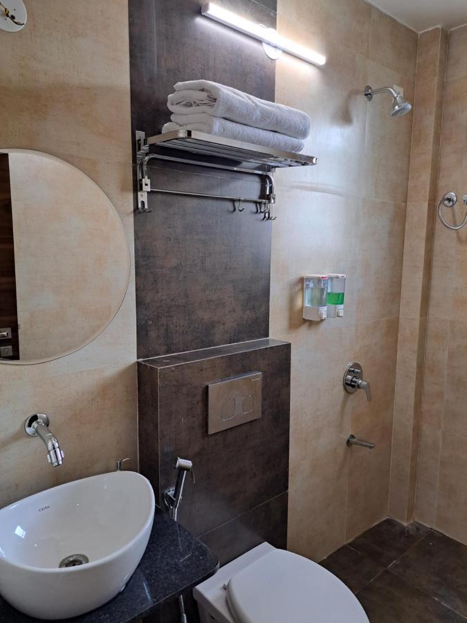 Bouquet Residency Hotel Nashik Exterior foto