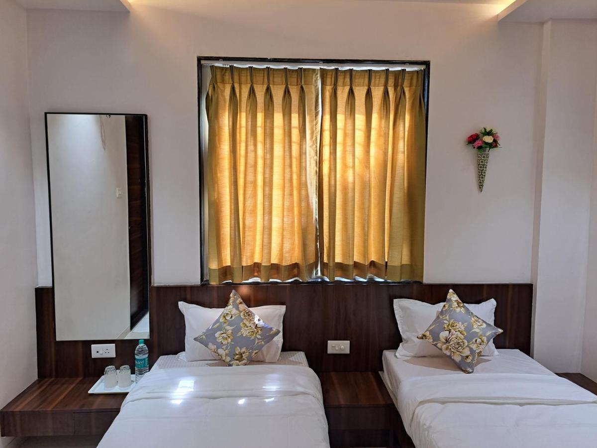 Bouquet Residency Hotel Nashik Exterior foto