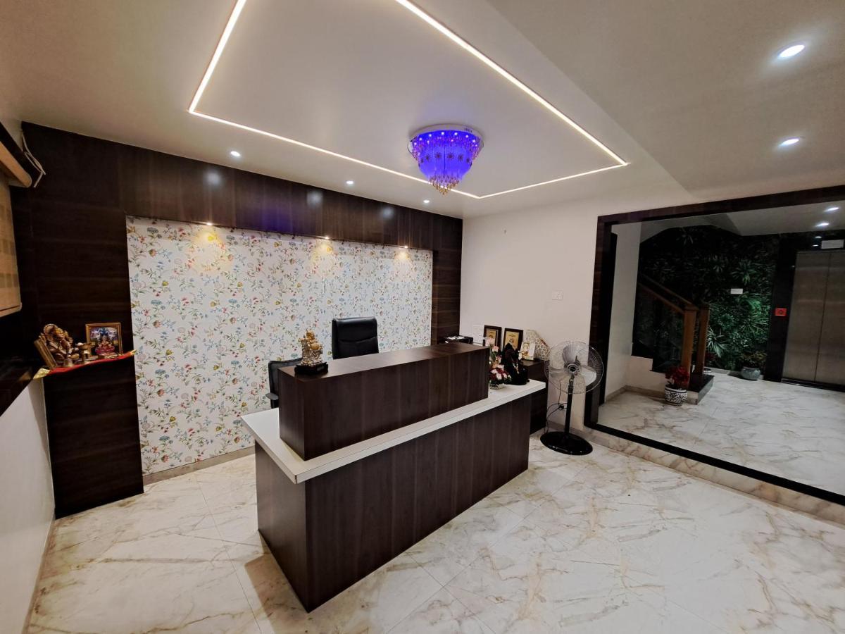 Bouquet Residency Hotel Nashik Exterior foto