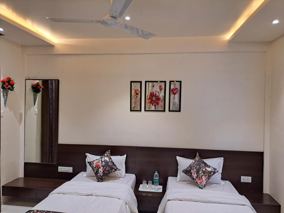 Bouquet Residency Hotel Nashik Exterior foto
