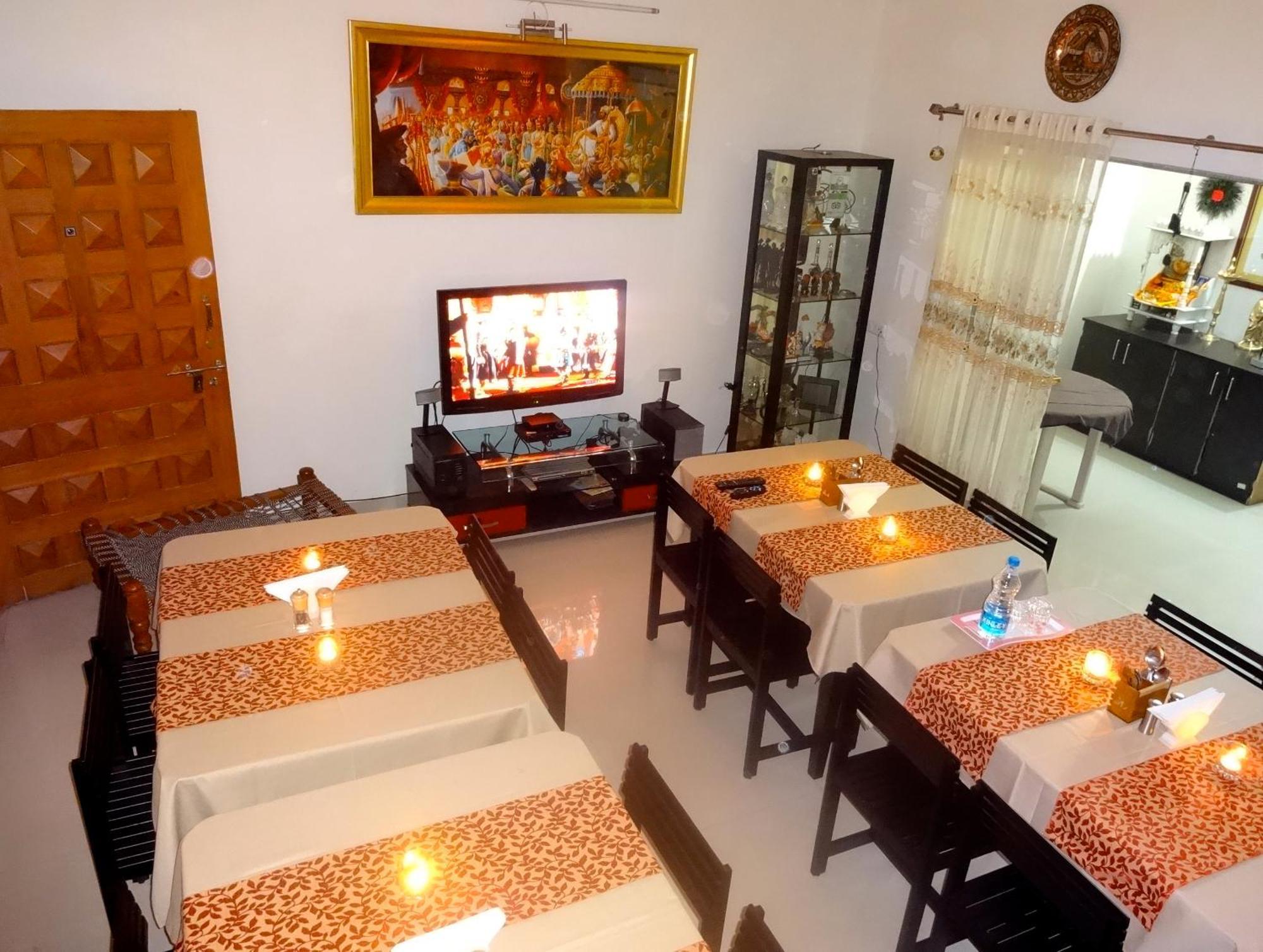 Bouquet Residency Hotel Nashik Exterior foto