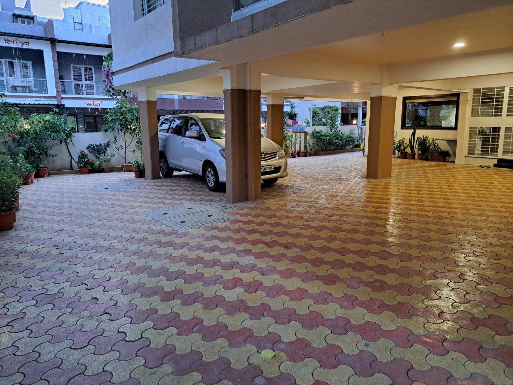 Bouquet Residency Hotel Nashik Exterior foto